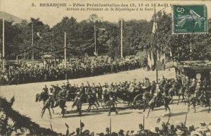 Vieille carte postale représentant l'arrivée du président Fallières à la gare Viotte