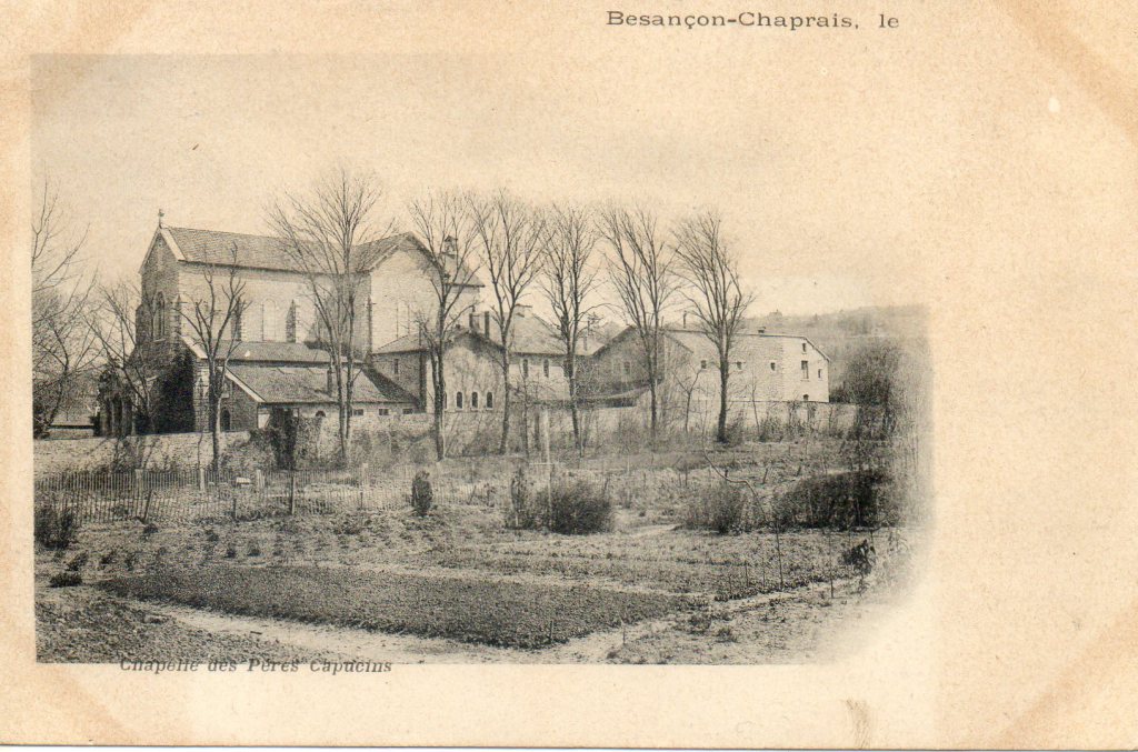 Vue d'ensemble des bâriments des Capucins et de leur jardin : vue prise depuis l'actuelle rue de Vittel