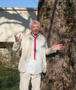Max Athanase bras ouverts