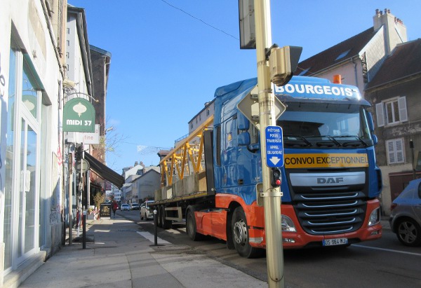 grue sur camion rue de Belfort