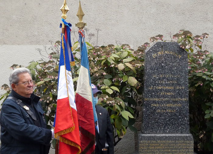 place Liberté stèle nov 21