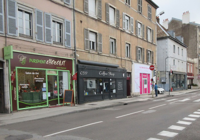 Cmmerces en continu rue de Belfort