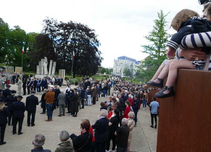 8 mai 23 foule
