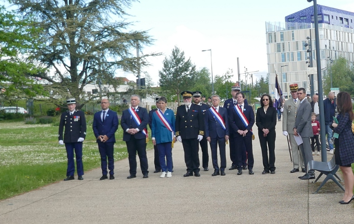 8 mai 23 perrsonnailités 