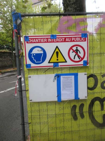 travaux trottoir barré